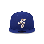 GORRA NEW ERA CAP NEW ERA SCRIPT 70TH ANNIVERSARY 59FIFTY DAY CERRADA AZUL en STOCK