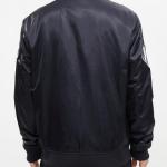 CHAMARRA AGO WHITE SOX CHEST HIT LOGO SATIN JACKET BLACK en STOCK