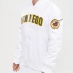 CHAMARRA DIEGO PADRES WORDMARK SATIN JACKET WHITE en STOCK