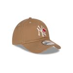 GORRA NEW ERA CAP NEW YORK YANKEES VALENTINE - WITH HEART 9TWENTY STRAPBACK CAFé en STOCK