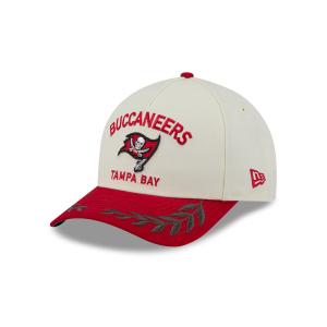 GORRA NEW ERA CAP TAMPA BAY BUCCANEERS NFL DRAFT 2025 9FORTY M-CROWN AF SNAPBACK BLANCA en STOCK