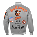 CHAMARRA TIMORE ORIOLES OLD ENGLISH RIB SATIN JACKET GRAY en STOCK
