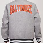 CHAMARRA IMORE ORIOLES CREST EMBLEM RIB WOOL VARSITY JACKET HEATHER GRAY BLACK en STOCK