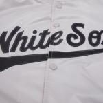 CHAMARRA AGO WHITE SOX BIG LOGO WORLD SERIES SATIN JACKET SILVER en STOCK