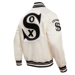 CHAMARRA AGO WHITE SOX RETRO CLASSIC RIB SATIN JACKET EGGSHELL BLACK en STOCK