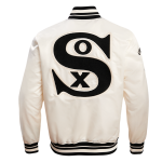 CHAMARRA AGO WHITE SOX RETRO CLASSIC RIB SATIN JACKET EGGSHELL BLACK en STOCK